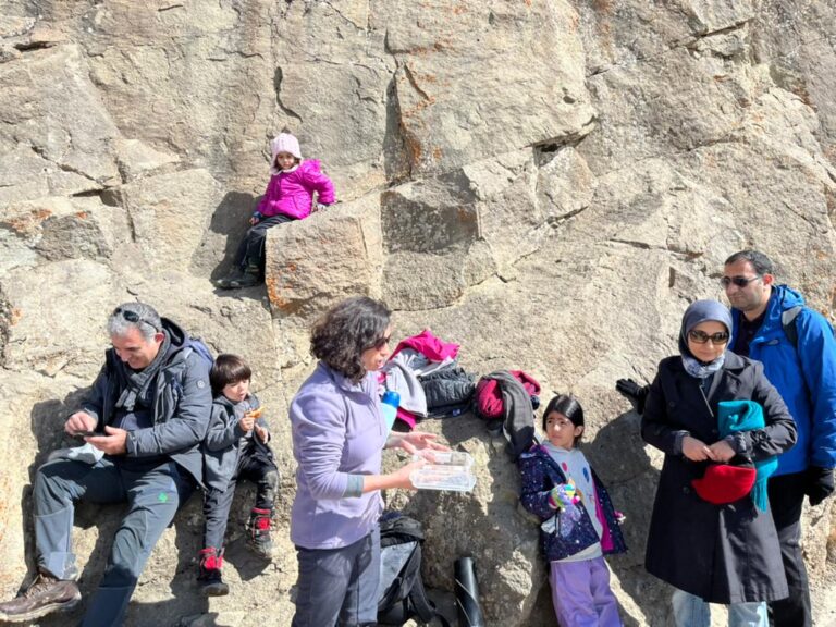 کوهپیمایی خانوادگی سنگان